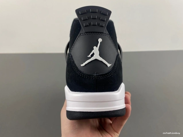4 AIR JORDAN 